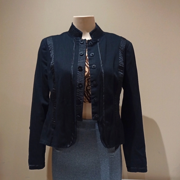 La Classe Couture Women's Dressing Black Blazer - Picture 15 of 16